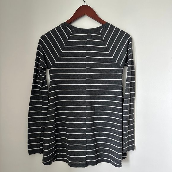 4/$20 Hollister | Striped Long Sleeve Knit T-Shirts (Grey & White) - Picture 2 of 6